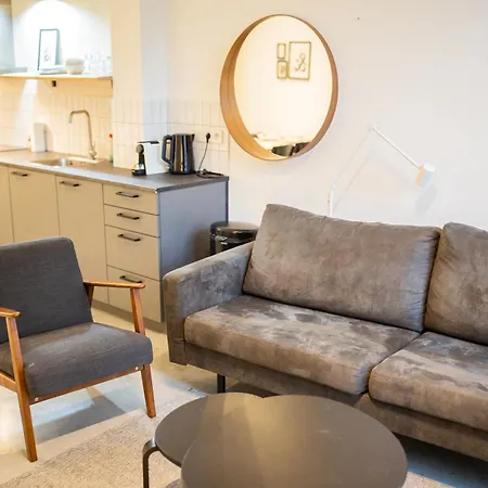 Lh - Lk Two-bedroom Apartment *