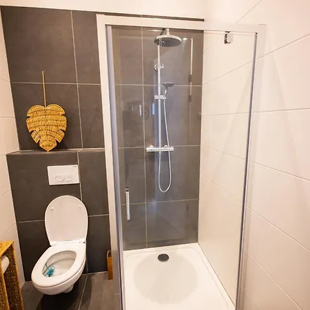 Lh - Lk Two-bedroom Apartment Rotterdam