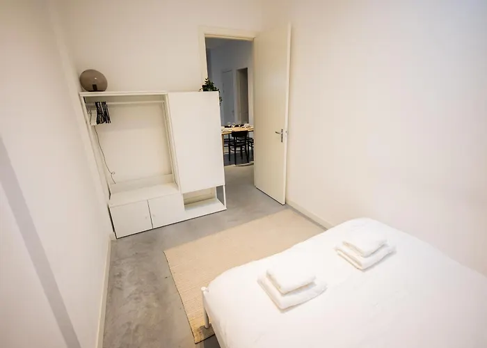 Lh - Lk Two-bedroom *